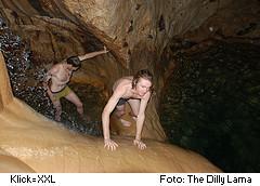 Unterirdischer See, Baden in einer Hhle bei Sagada, Philippinen