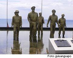 Der amerikanische Genaral Mac Arthur landet auf Leyte Genaral Mac Arthur landet in Leyte
